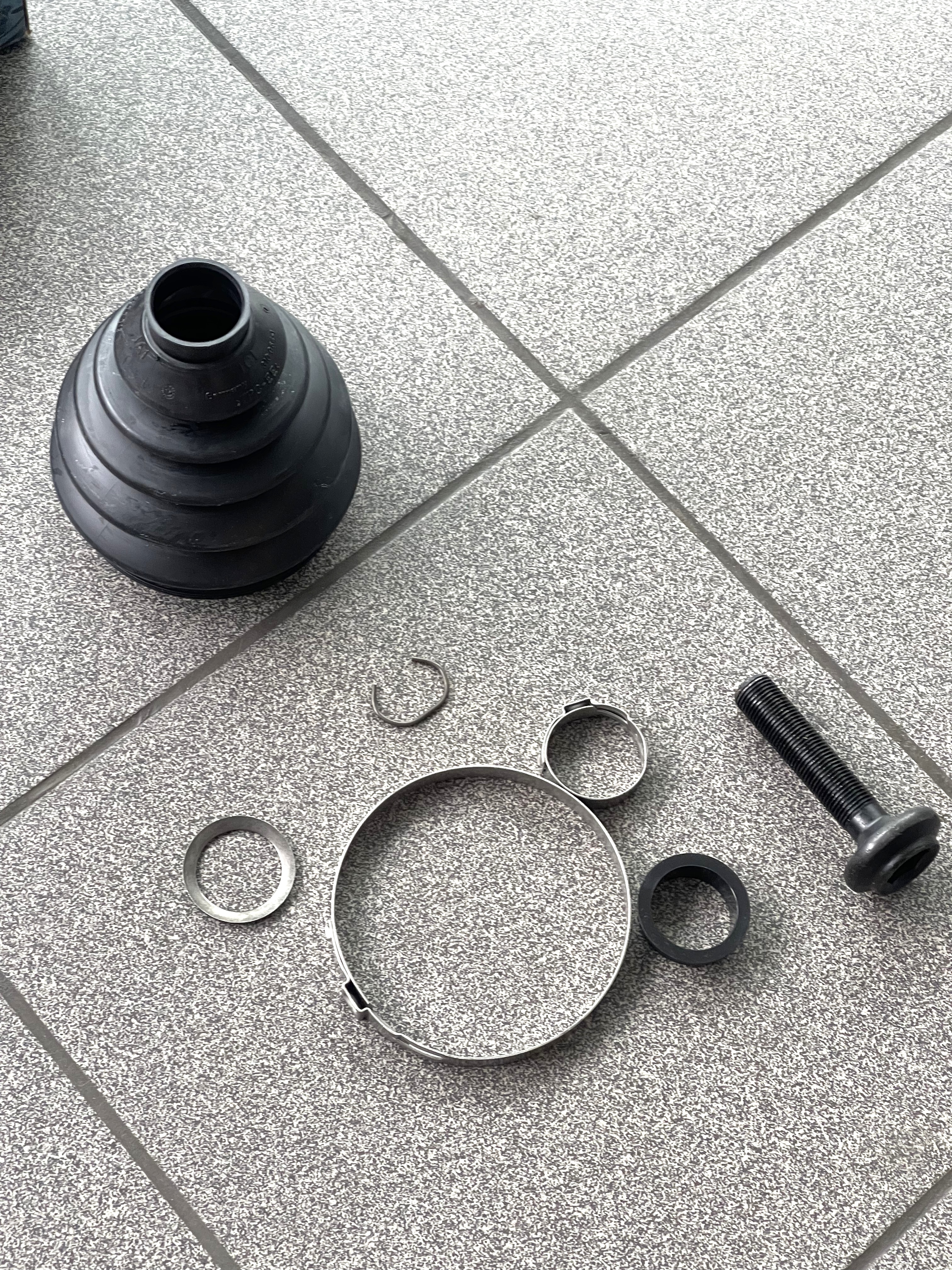 OSŁONA PRZEGUBU ZEWNĘTRZNEGO PRZÓD do PEUGEOT 206+ 207 208 3008 301 307 308